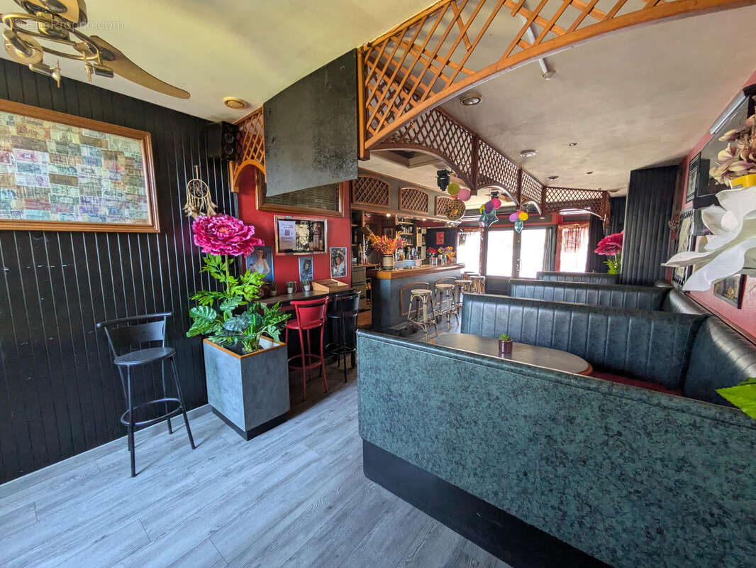 Commerce à FOUGERES