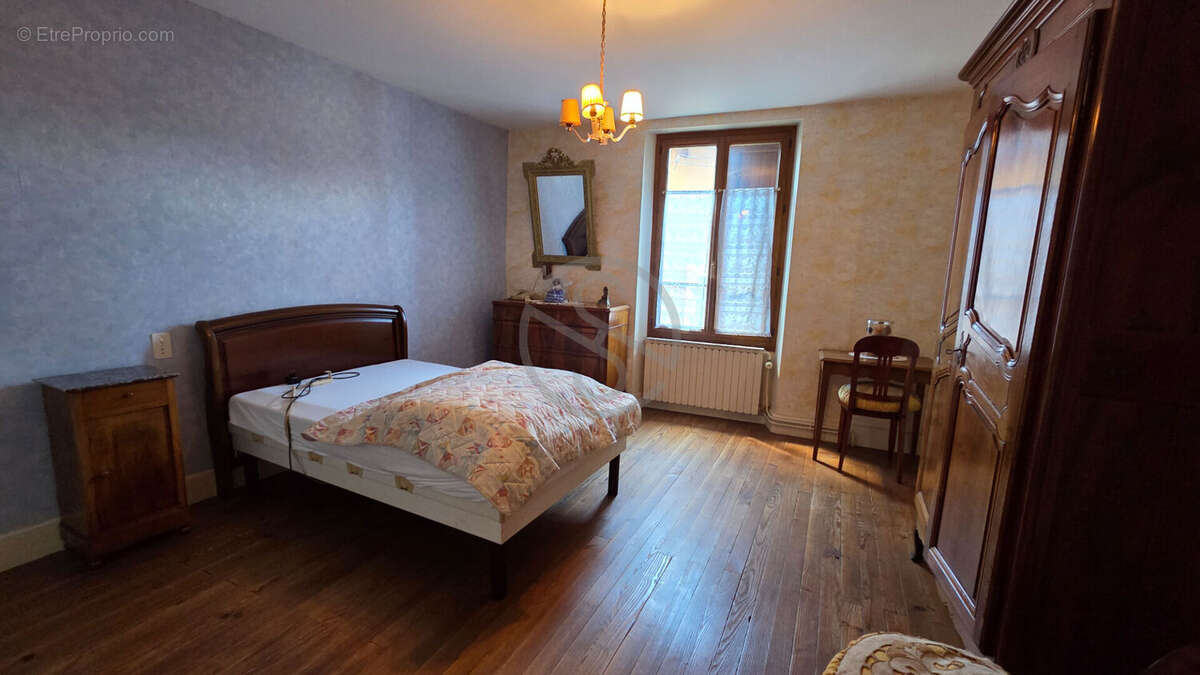 Maison à LA COTE-SAINT-ANDRE