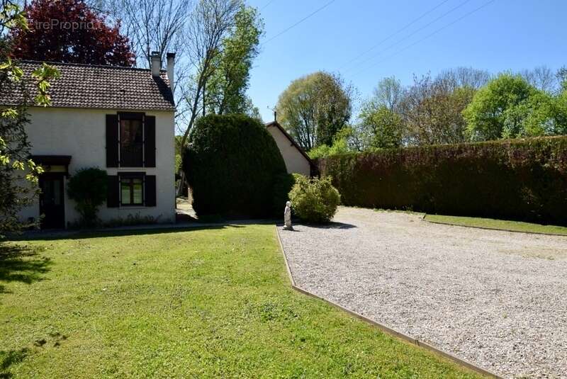 A découvrir à villemoiron en othe (10) - photo 17