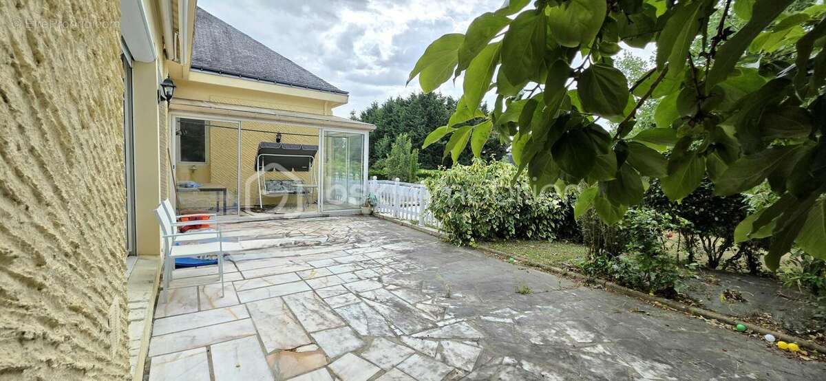 Maison à SAINT-BARTHELEMY-D'ANJOU