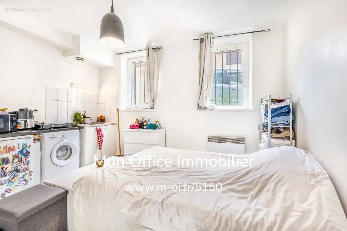 Appartement à MARSEILLE-4E