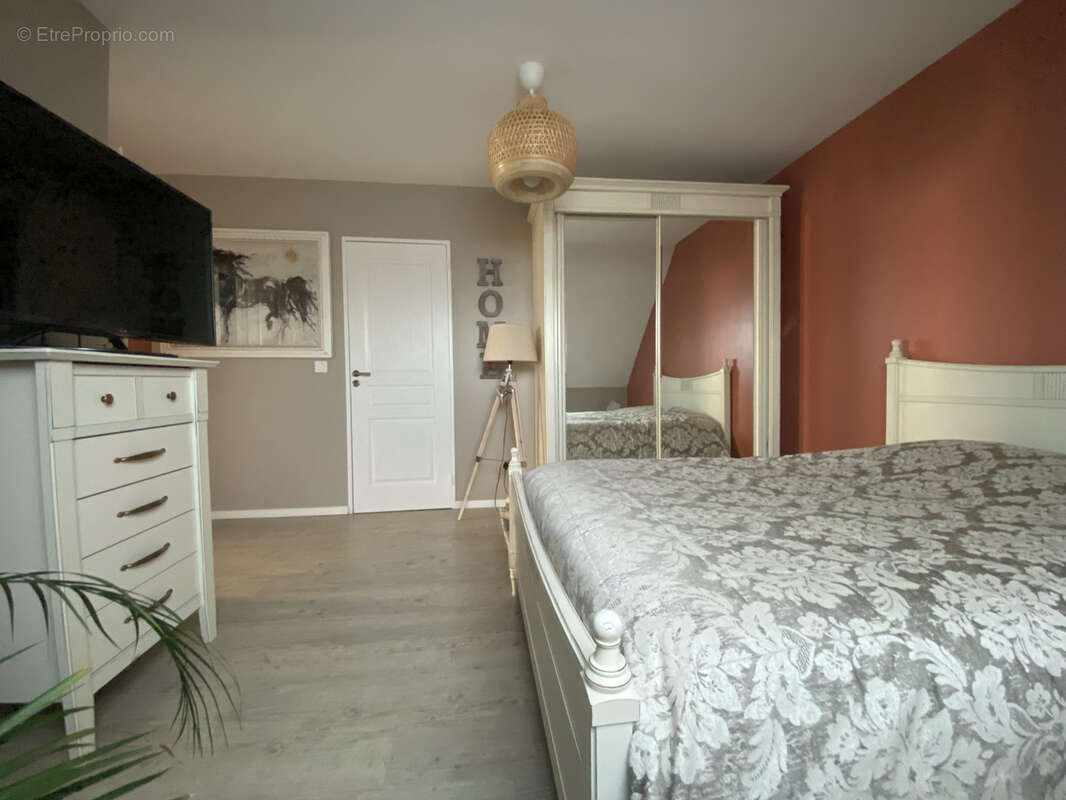 Maison à COURRIERES