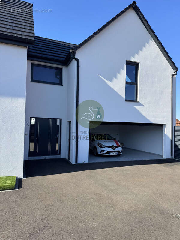 GRAND GARAGE