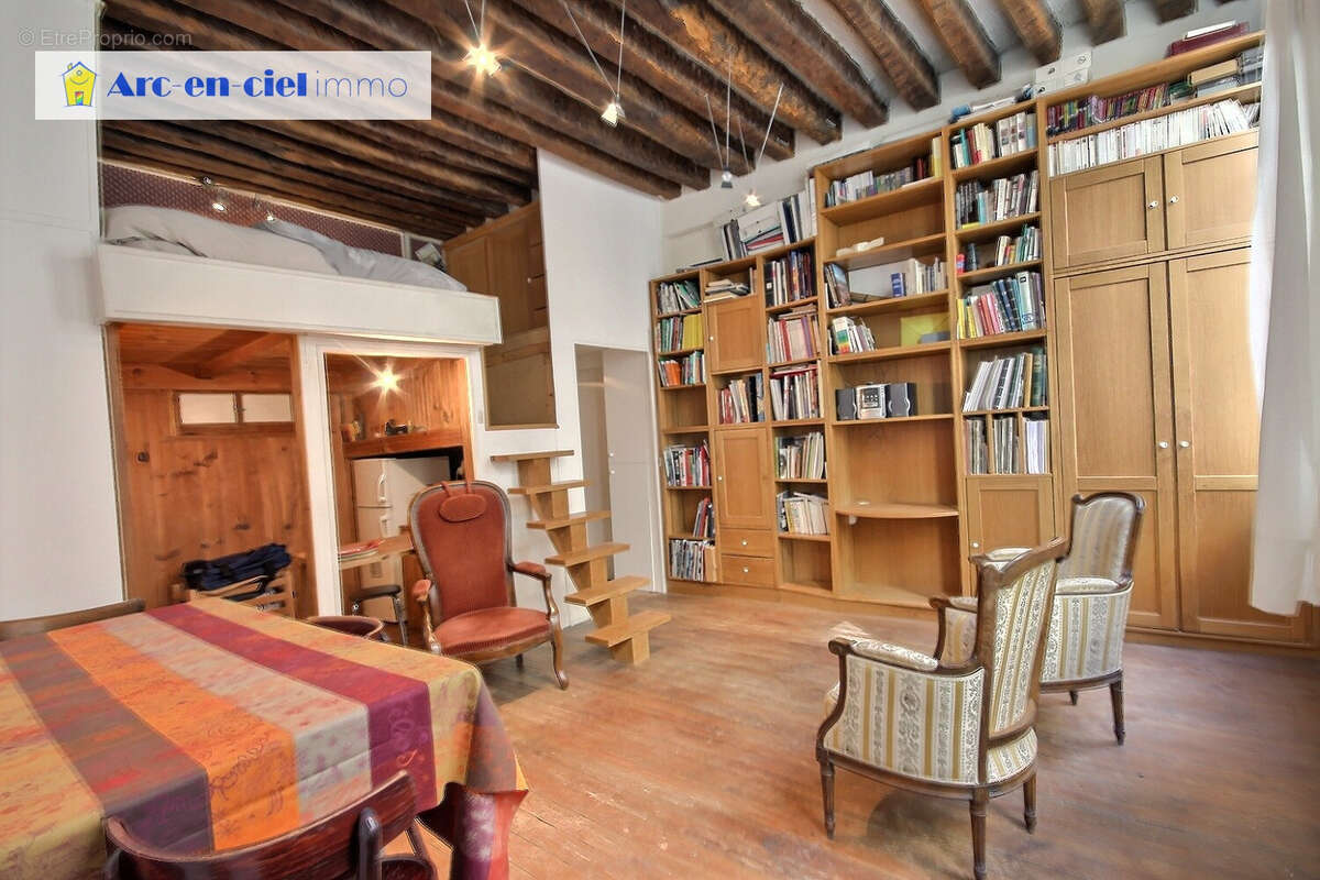 Appartement à PARIS-4E