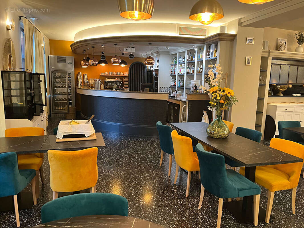 Commerce à MAILLANE