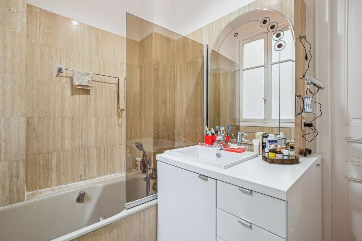 Appartement à PARIS-7E