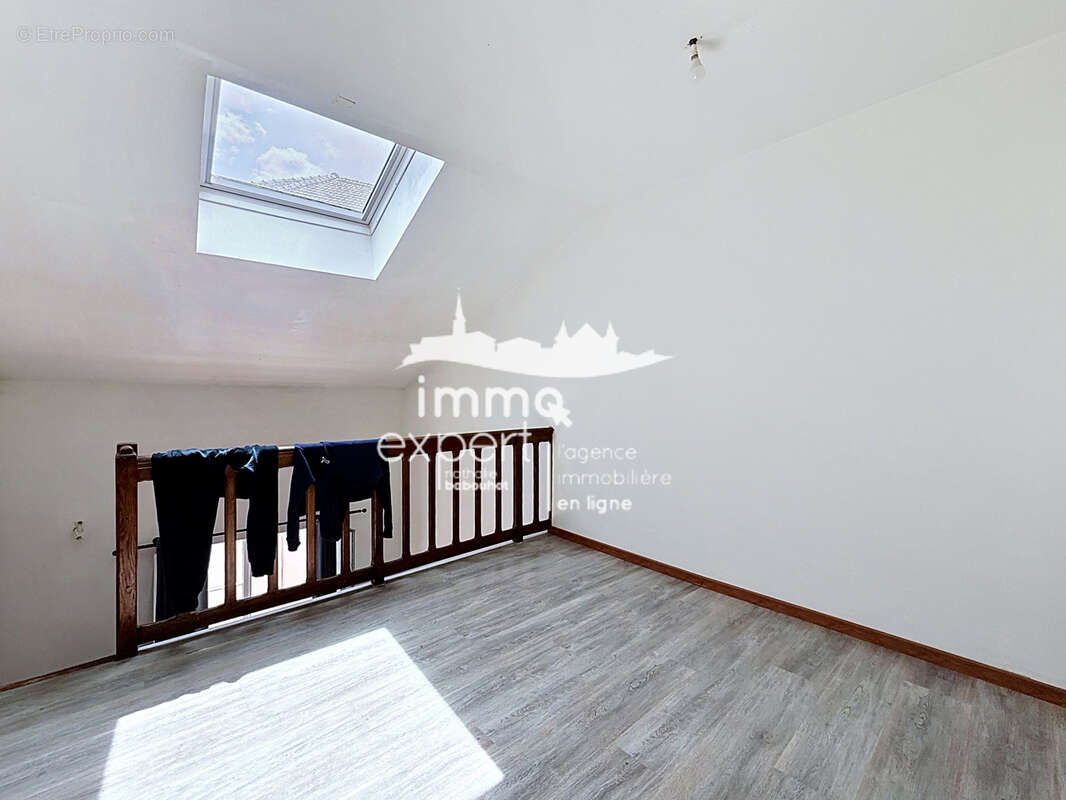Appartement à MIRECOURT