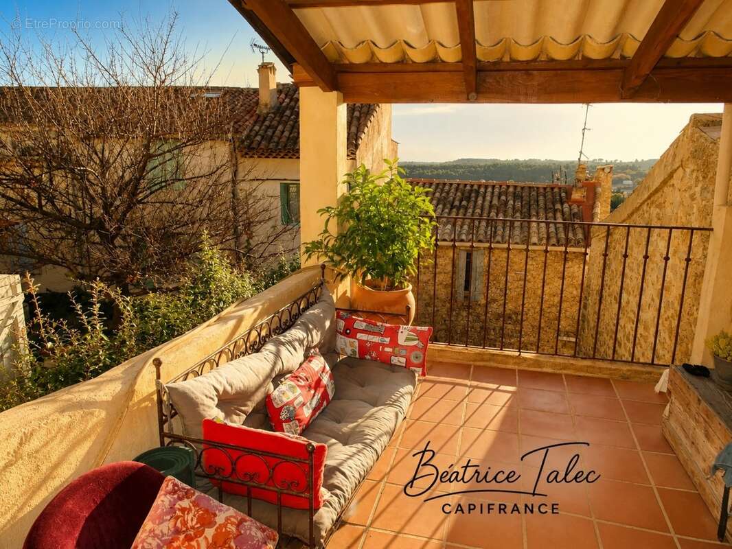 Maison en pierre de caractère au pied de la Sainte-Victoire : 3 chambres, terrasse, solarium – Provence, Bouches-du-Rhône - photo 3