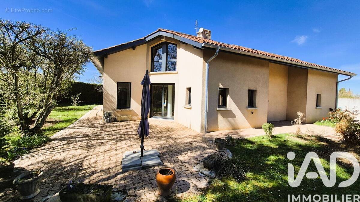 Photo 1 - Maison à CHATEAU-GAILLARD