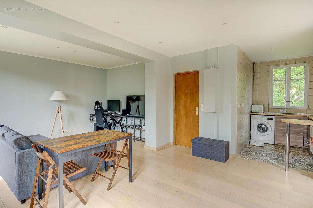 Appartement à CHAVILLE