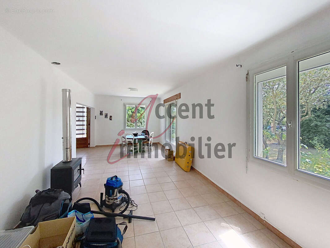 Maison à SAINT-SATURNIN-LES-APT