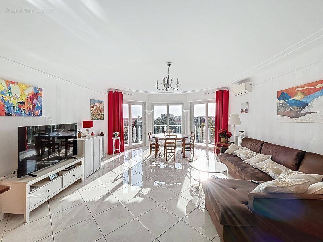 Appartement à LE CANNET