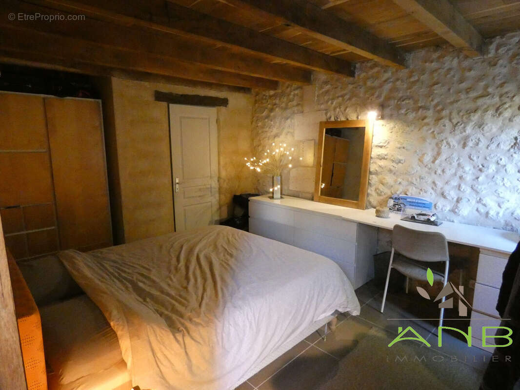 Maison à SAINT-MARTIAL-VIVEYROL