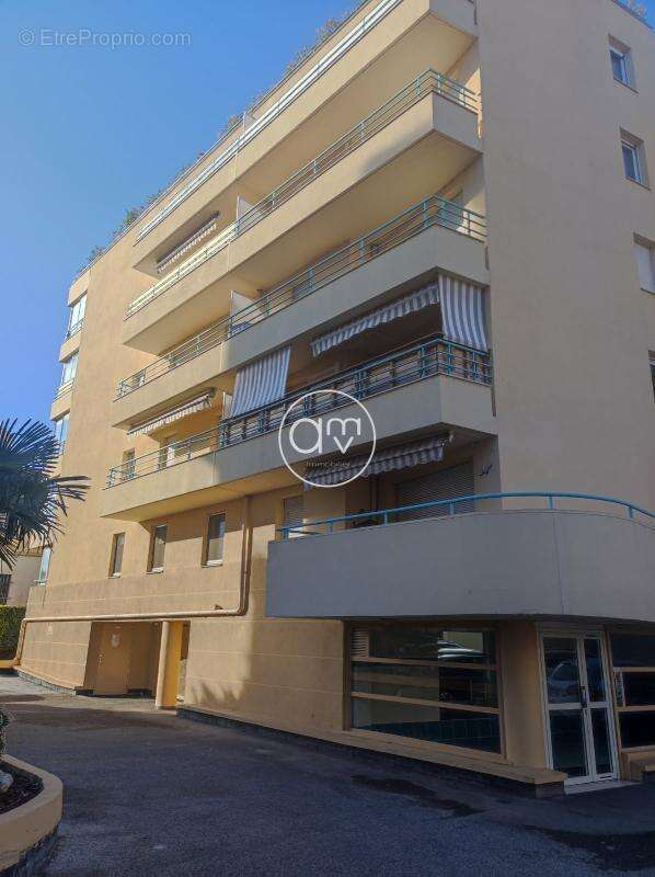 Appartement à HYERES