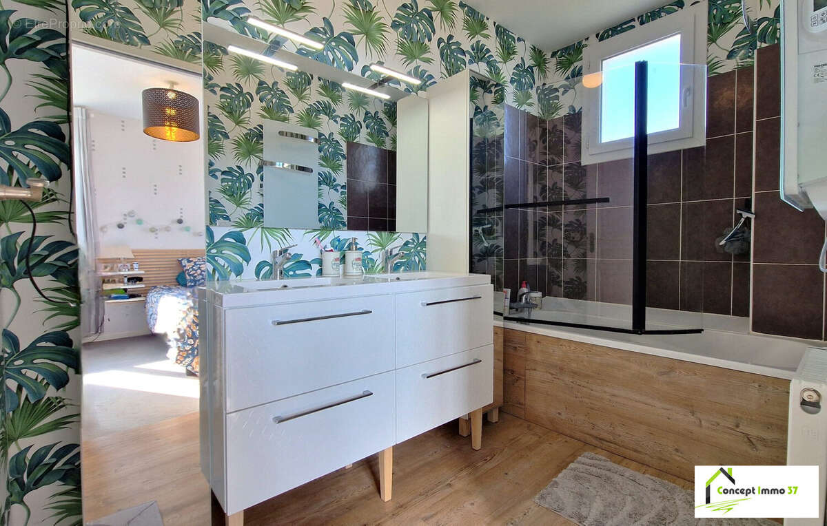 Maison à LA VILLE-AUX-DAMES