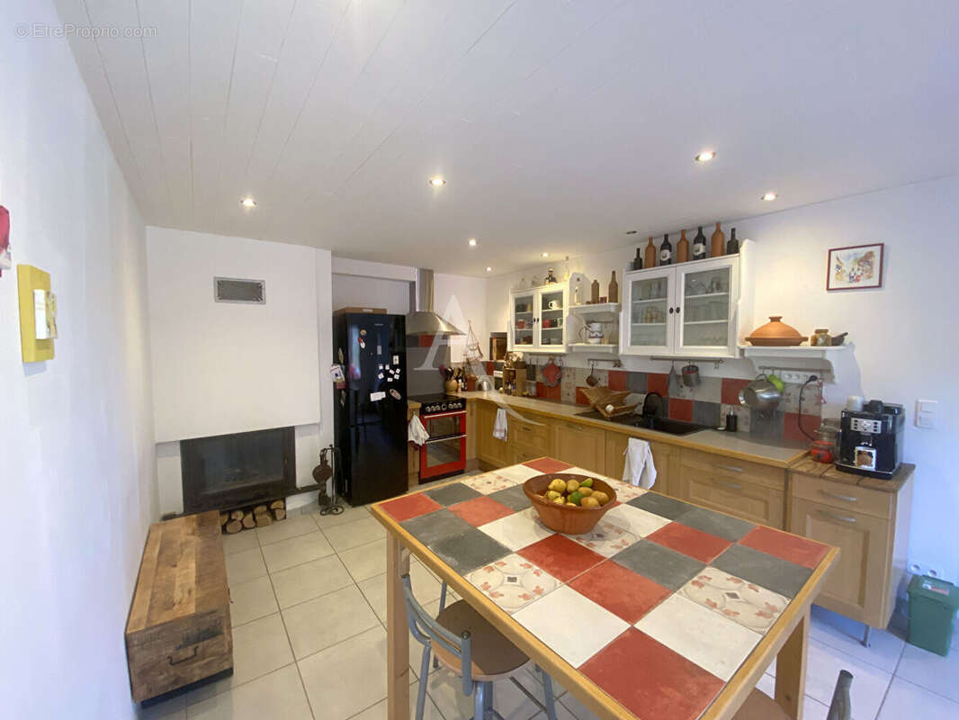 Maison à VILLENEUVE-LA-COMPTAL