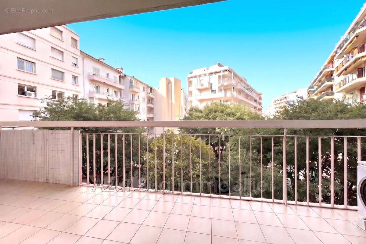 Appartement 55 m² à Antibes  - photo 9