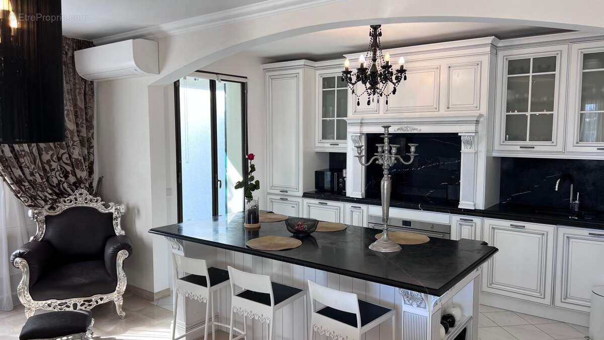 Maison à VILLENEUVE-LOUBET