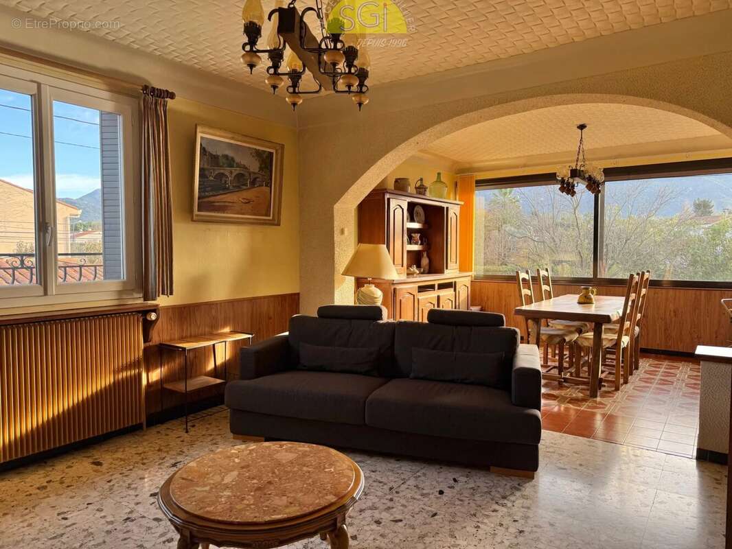 Maison à SAINT-GENIS-DES-FONTAINES