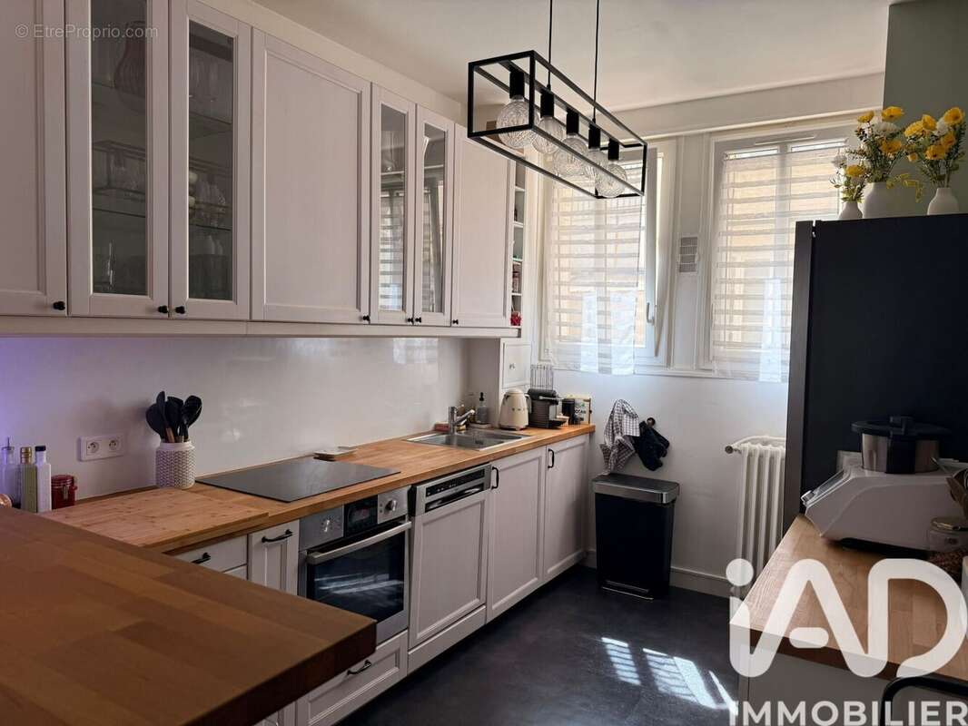 Photo 6 - Appartement à COURBEVOIE