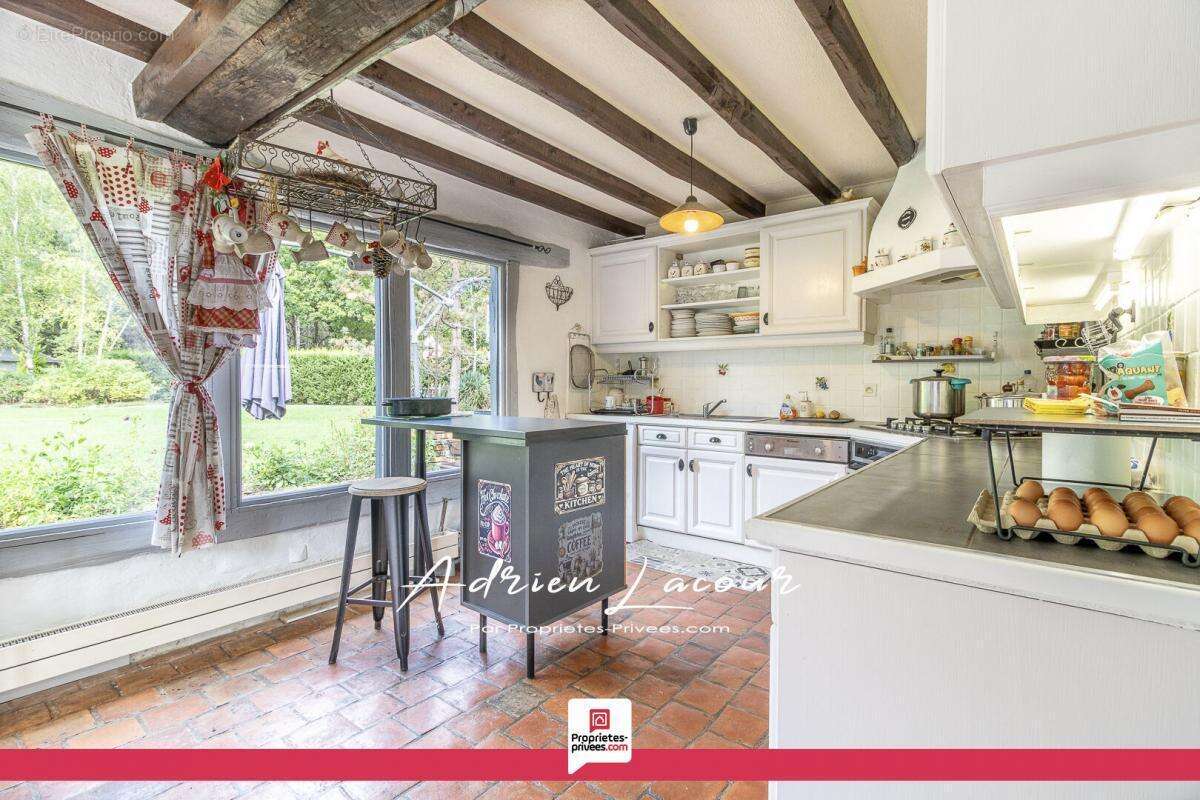 Maison à LASSAY-SUR-CROISNE