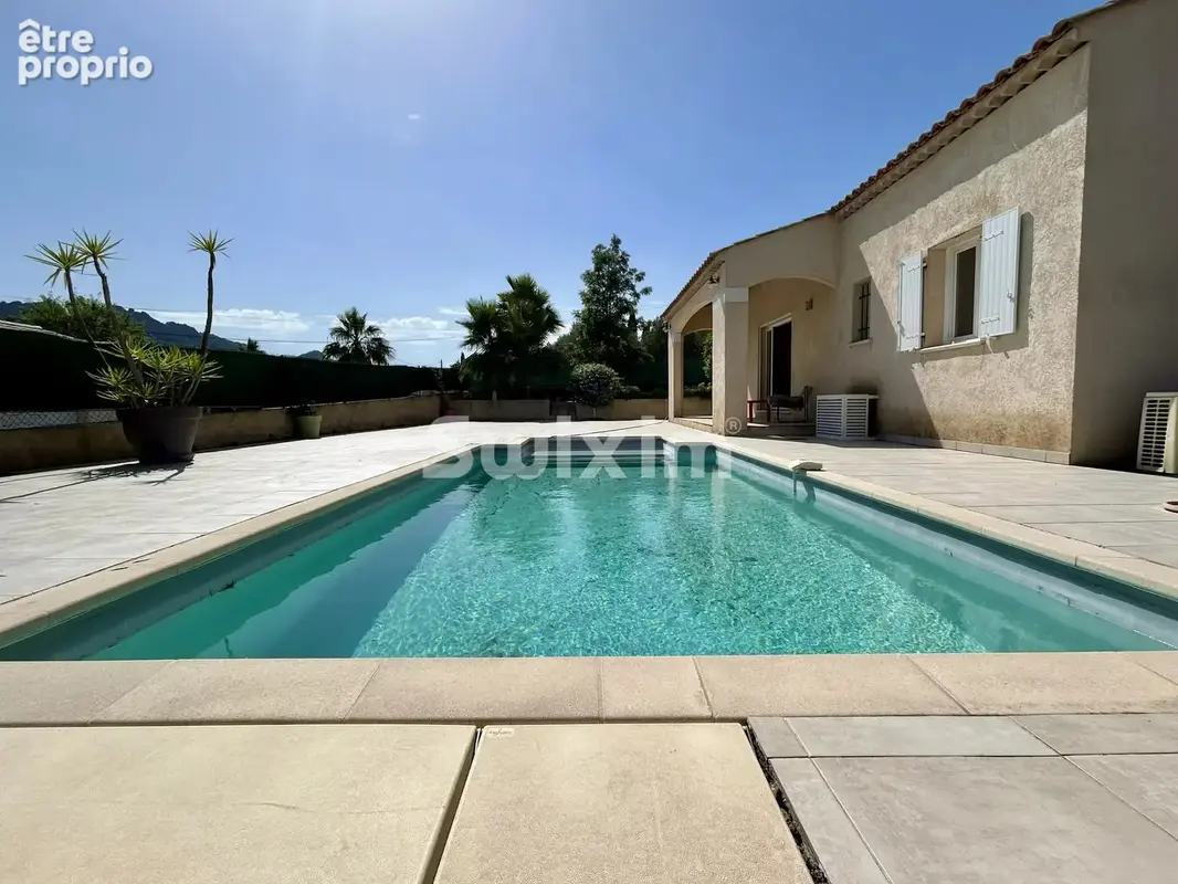 Maison à ROQUEBRUNE-SUR-ARGENS