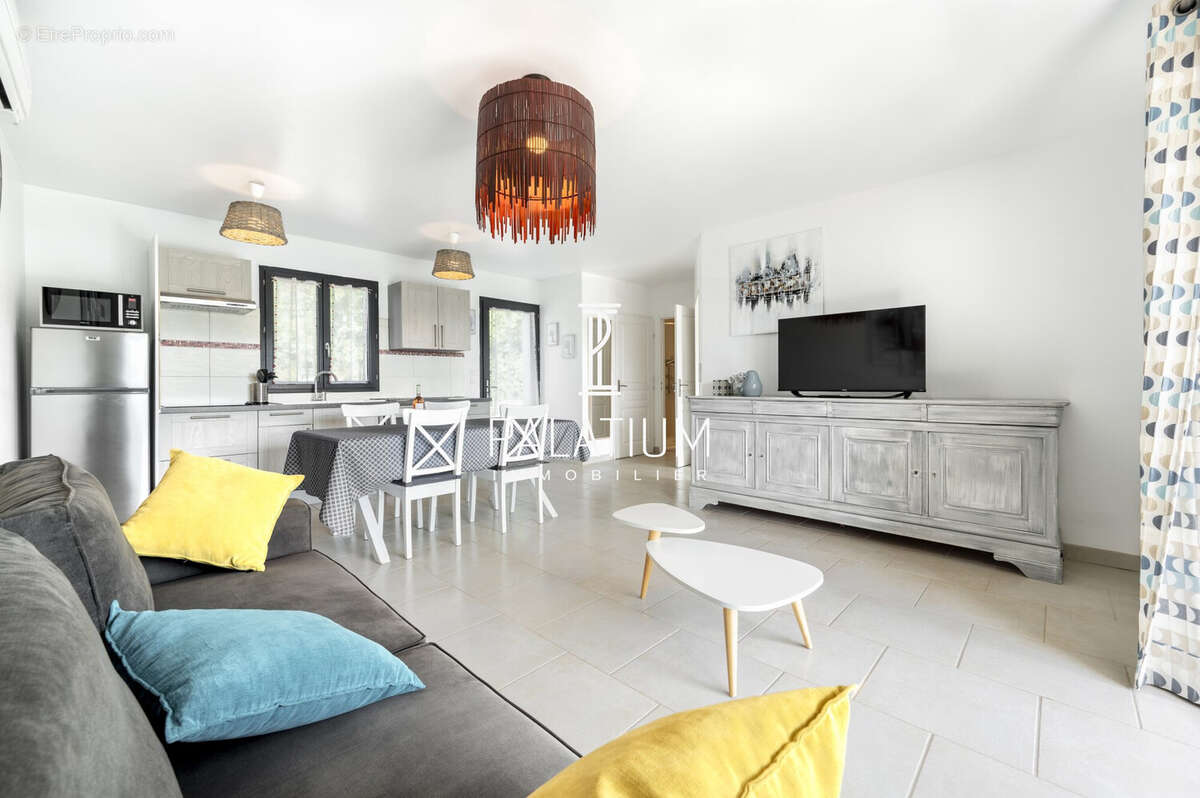 Appartement à GREOUX-LES-BAINS