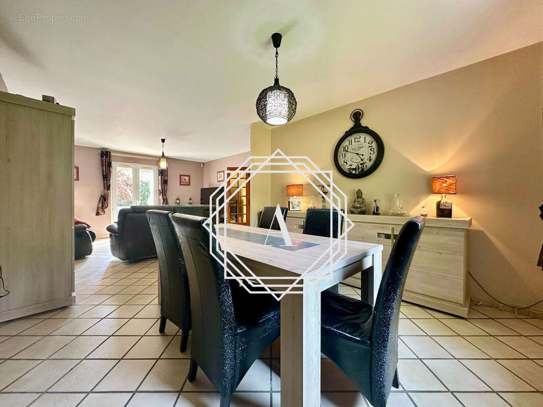 Maison à SAINTE-GENEVIEVE