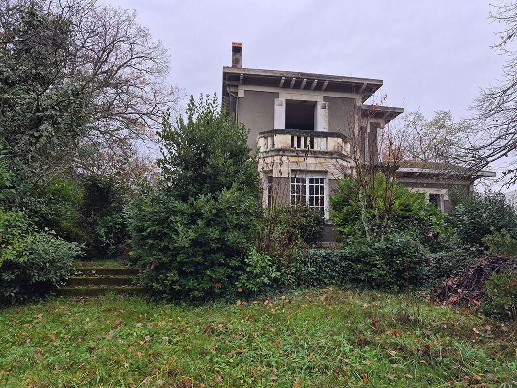 Maison à SAINT-SULPICE-ET-CAMEYRAC