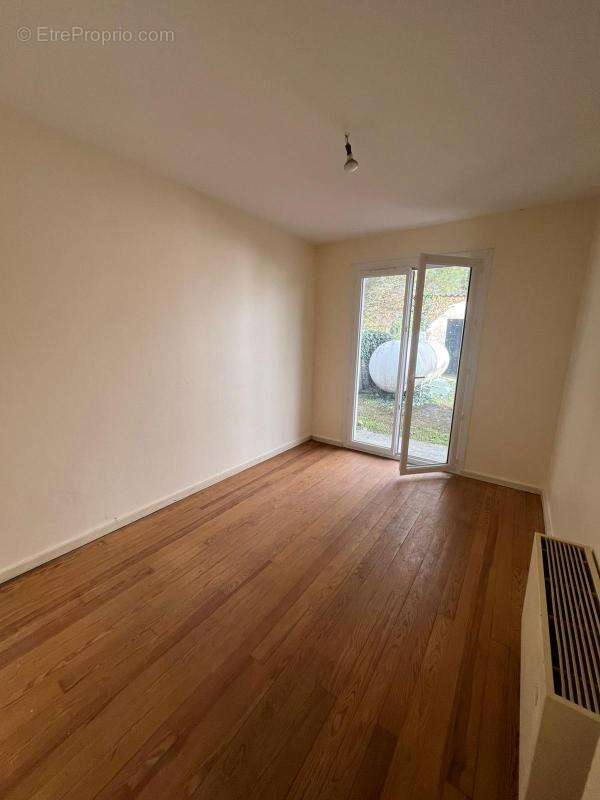 Appartement à PONTACQ