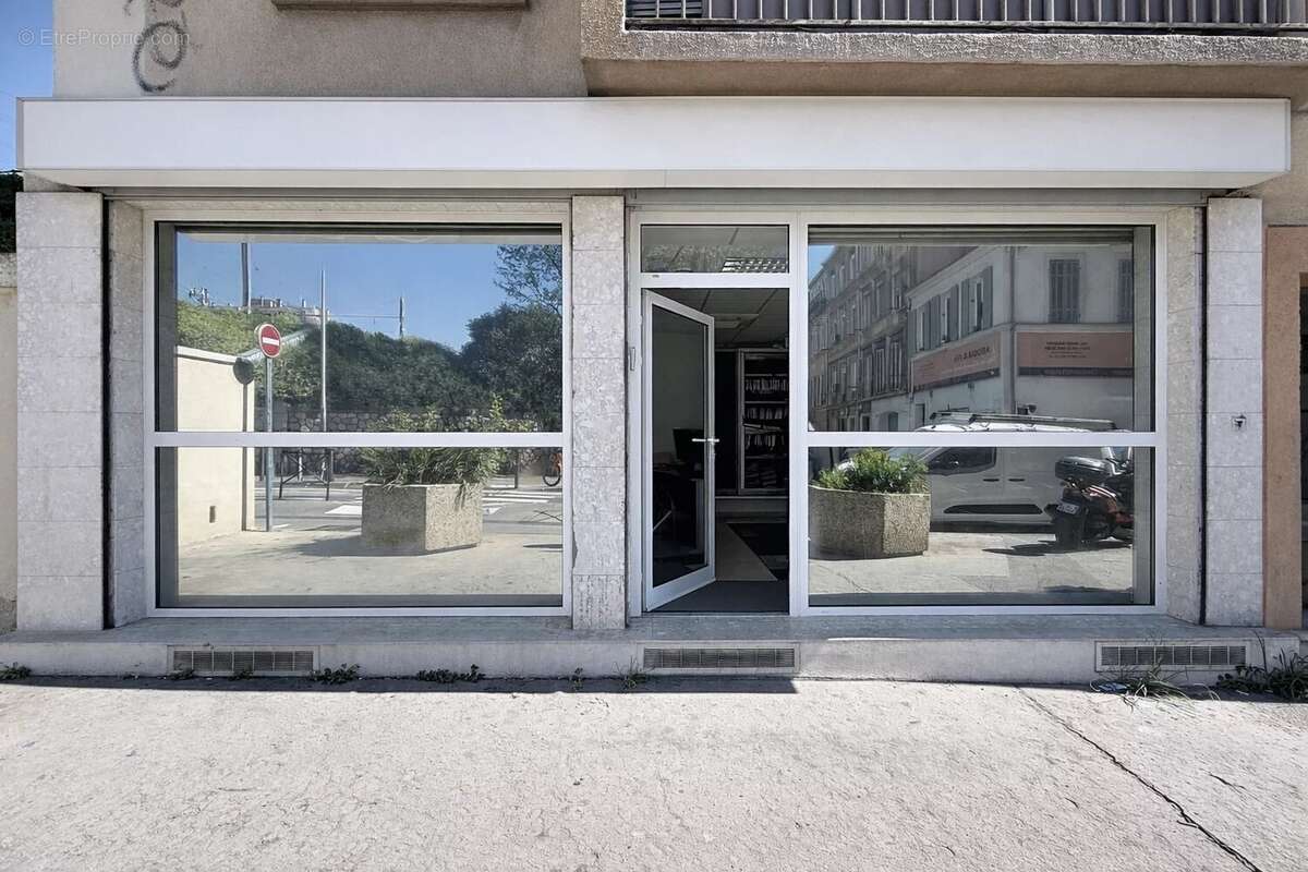 Commerce à MARSEILLE-4E