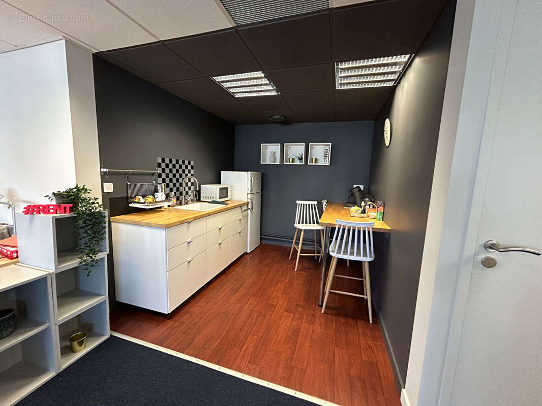 A VENDRE : Beaux bureaux rénovés 127 m2 - NANTES OUEST (intra périph.) - photo 3