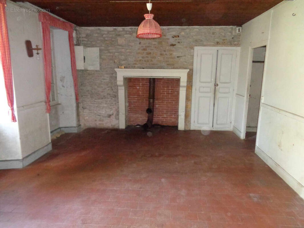 Maison à SAINT-BENIN-D'AZY