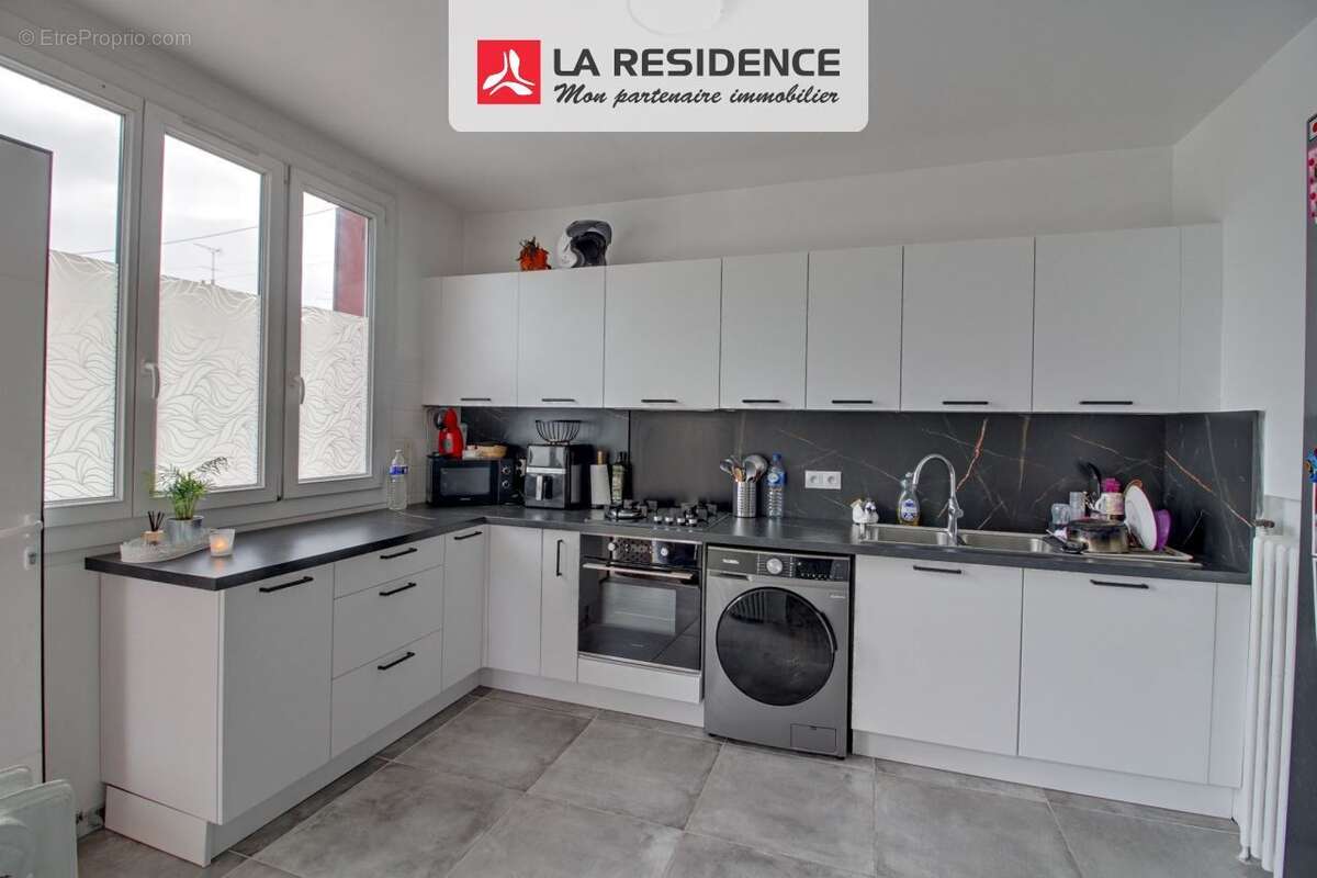 Maison à LES MUREAUX