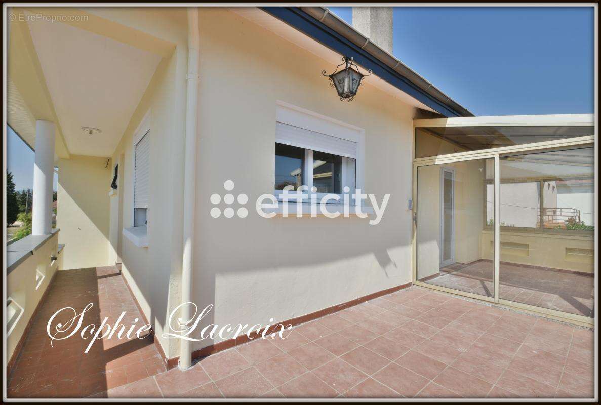 Maison à LE PEAGE-DE-ROUSSILLON
