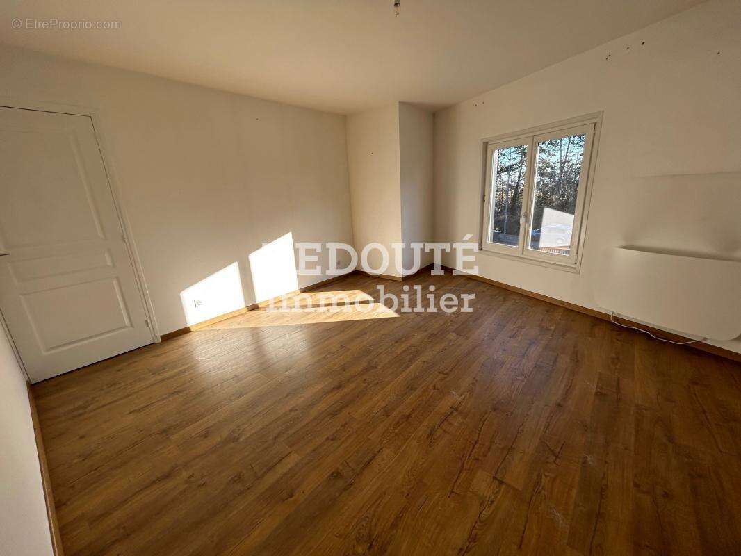 Commerce à TINQUEUX