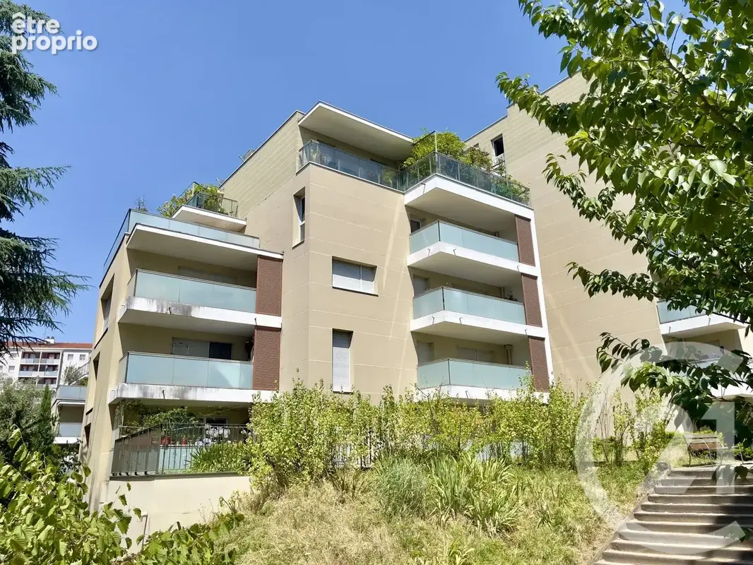 Appartement 60 m² à Villeurbanne  - photo 4