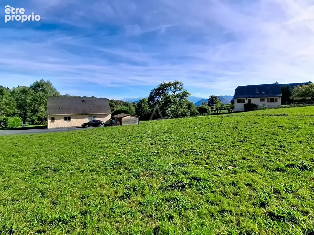 Terrain de 1000 m² constructible et viabilisé, à 5 minutes de Lourdes - photo 2
