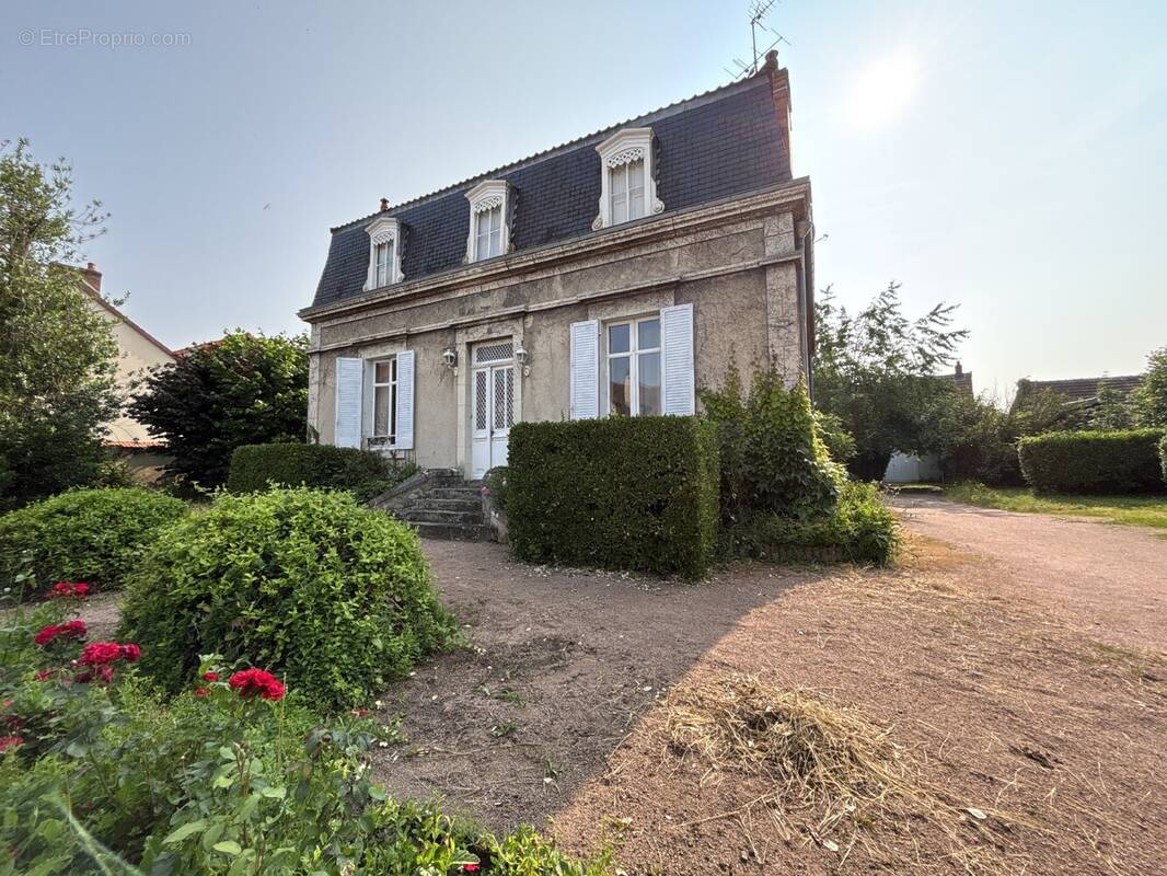 Maison à SAINT-GERMAIN-DES-FOSSES