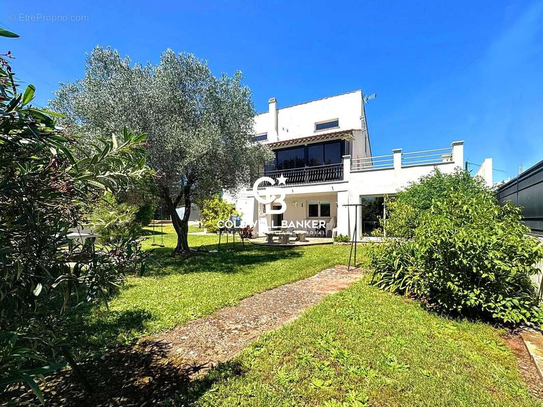 Maison à PUGET-SUR-ARGENS