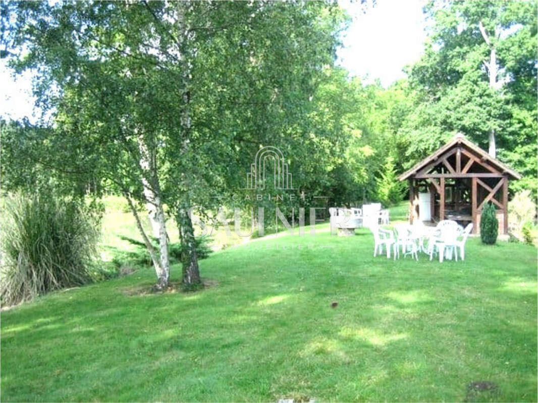 Maison à TANNERRE-EN-PUISAYE