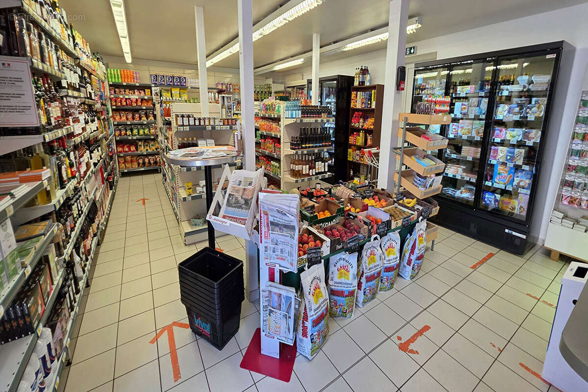 Commerce à LE BREUIL