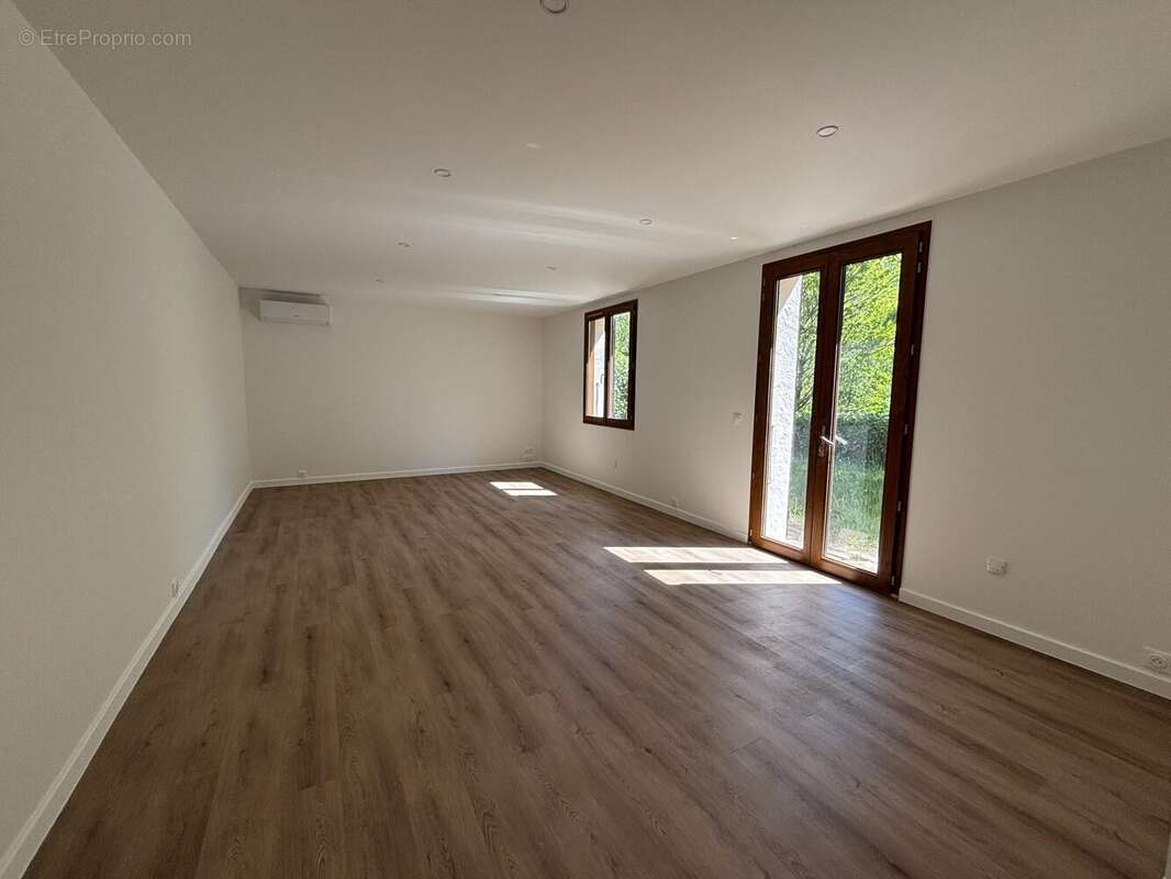 Maison 87 m² à Thueyts  - photo 2