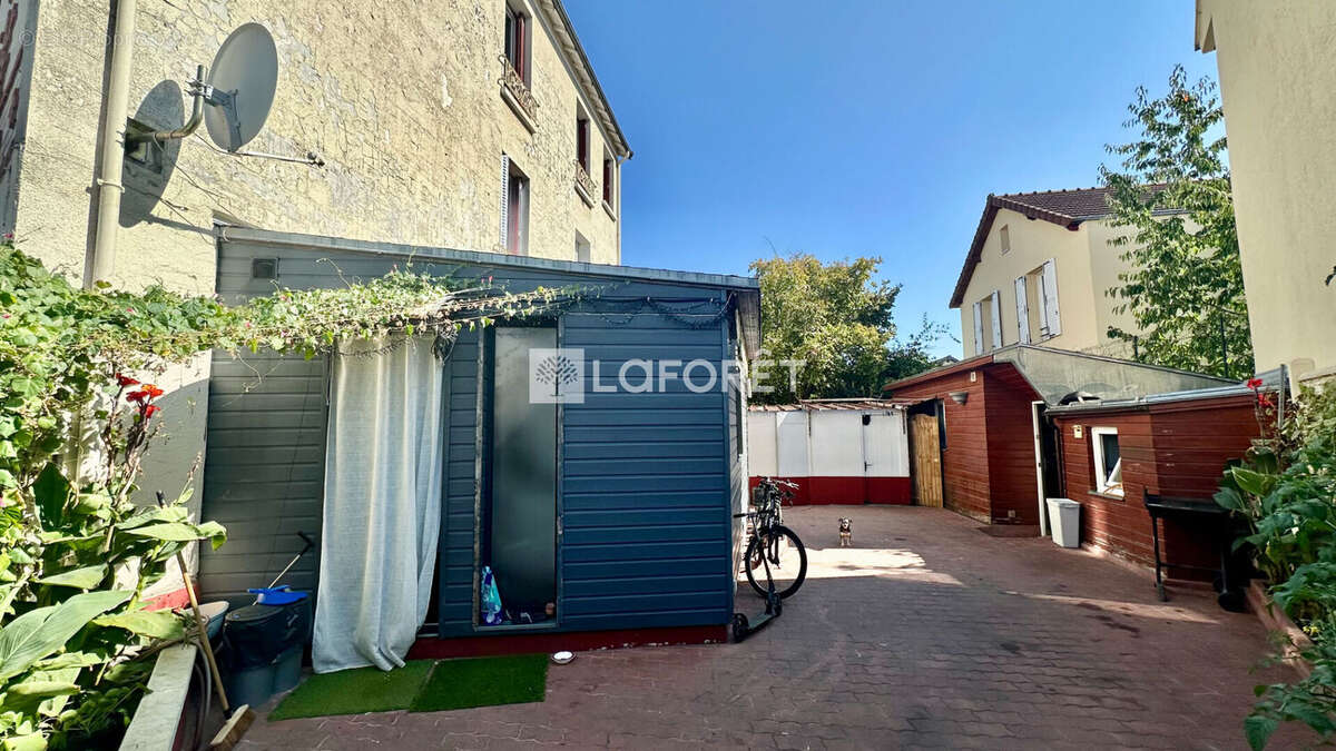 Appartement à LES PAVILLONS-SOUS-BOIS