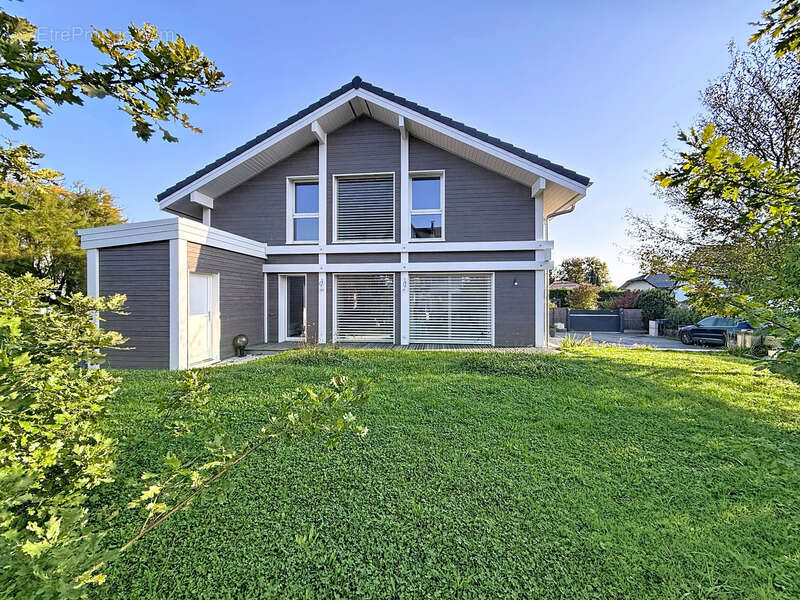 Maison à DIVONNE-LES-BAINS