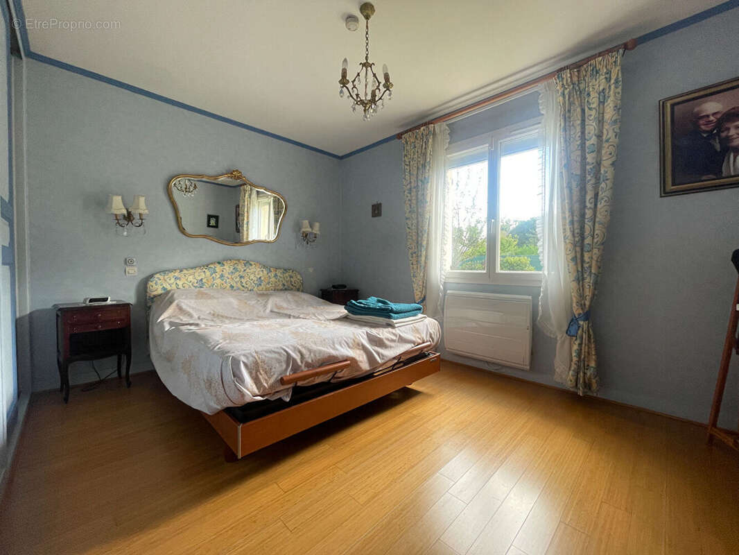 Maison à LE PERRAY-EN-YVELINES