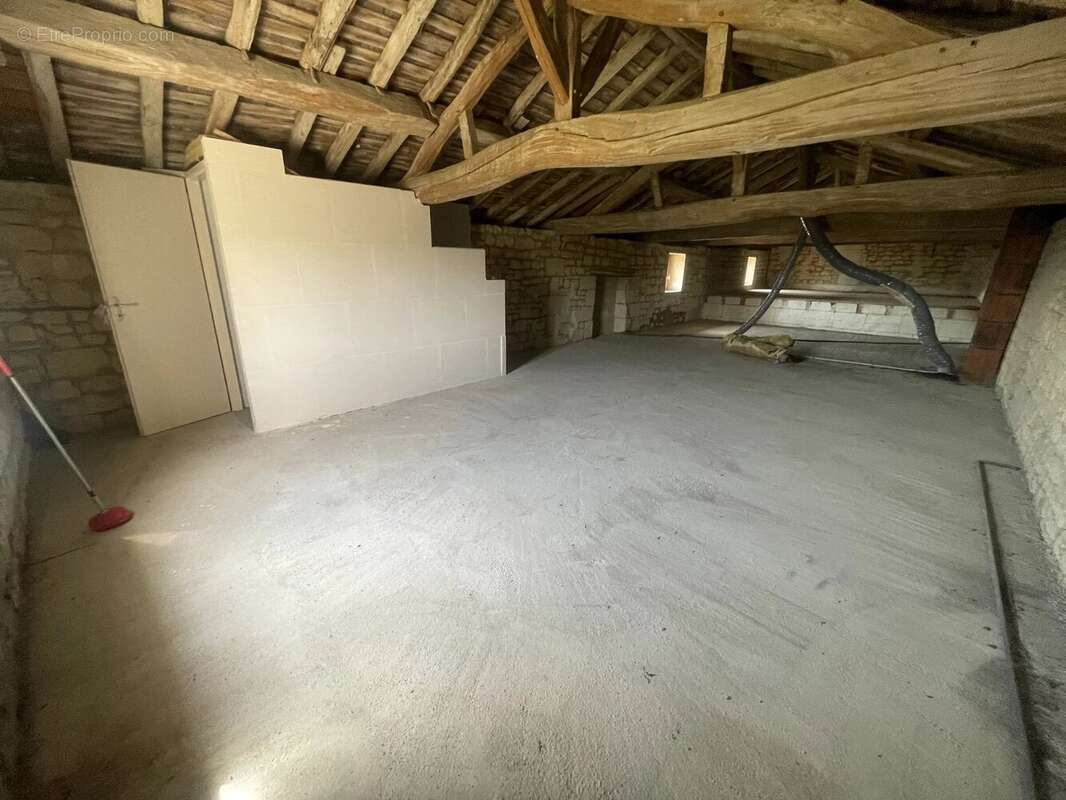 Corps de ferme avec fort potentiel - photo 8