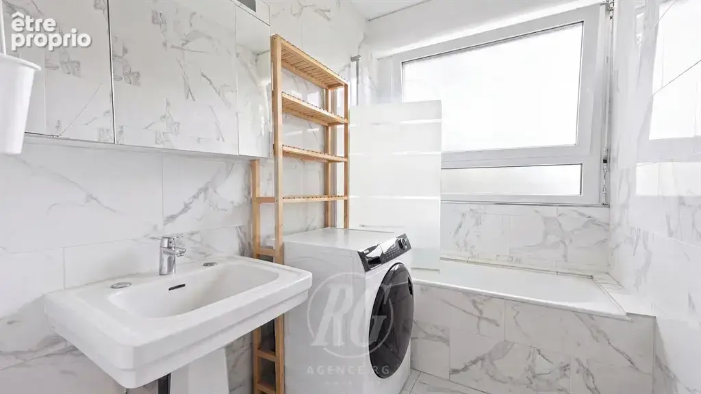 Découvrez cet élégant appartement traversant dans une résidence arborée - photo 6