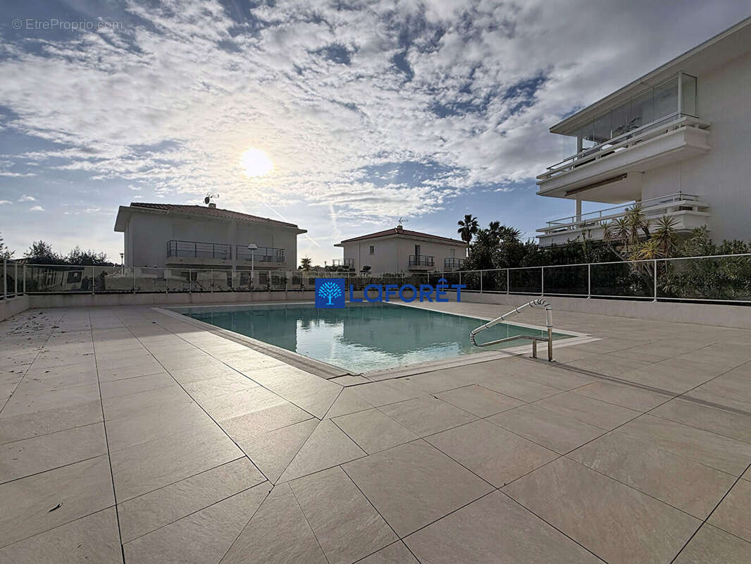 Appartement à CARQUEIRANNE