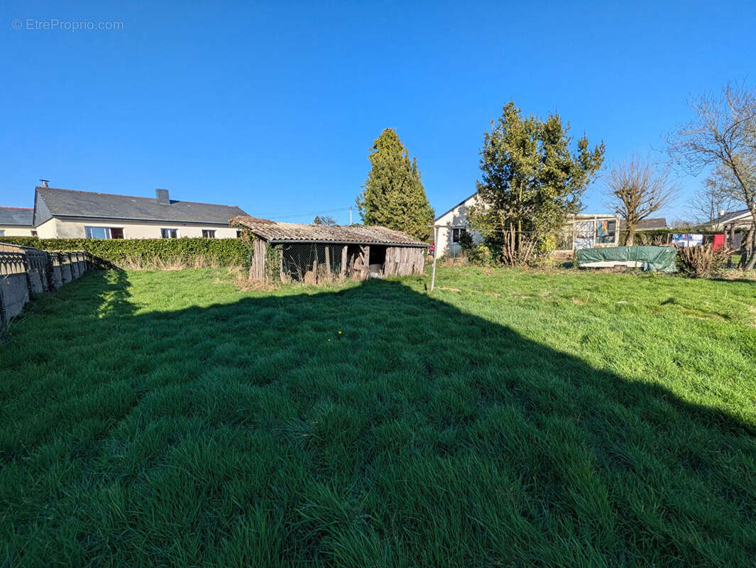 Terrain à SAINT-AUBIN-D'AUBIGNE